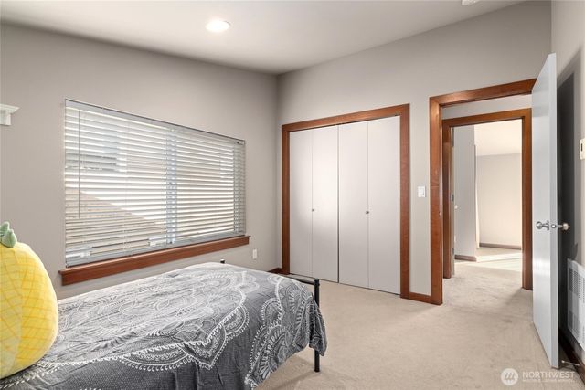 4005 7th Avenue NE, Seattle, WA 98105