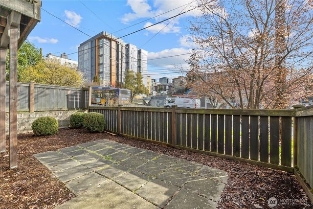 4005 7th Avenue NE, Seattle, WA 98105