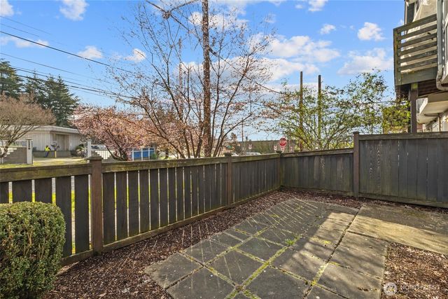 4005 7th Avenue NE, Seattle, WA 98105