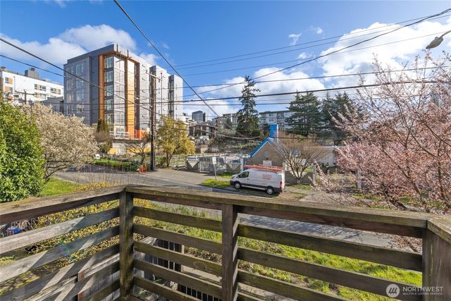 4005 7th Avenue NE, Seattle, WA 98105