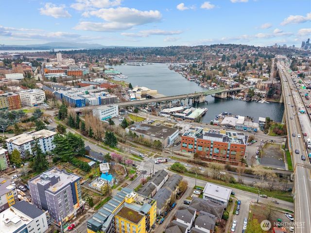 4005 7th Avenue NE, Seattle, WA 98105