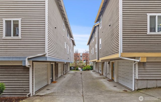 4005 7th Avenue NE, Seattle, WA 98105