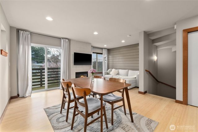 4005 7th Avenue NE, Seattle, WA 98105