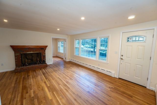 47 Depot St, Westford, MA 01886