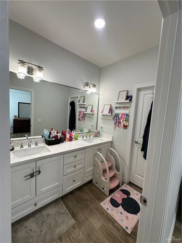 1815 W Ignacio Avenue, Alton, TX 78573