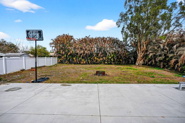 2289 SE Carnation Road, Port St. Lucie, Port St Lucie, FL 34952