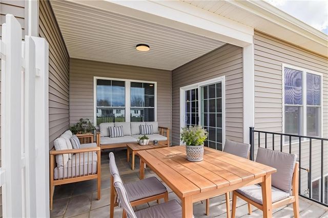 56 Cedarway Circle, Webster, NY 14580