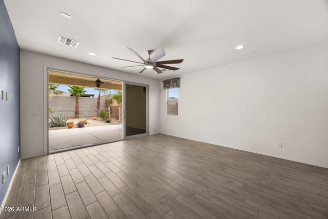 18202 W RAYMOND Street, Goodyear, AZ 85338