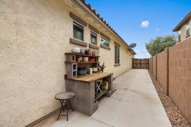 18202 W RAYMOND Street, Goodyear, AZ 85338