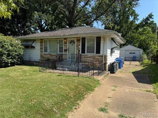 100 Du Bourg Lane, Florissant, MO 63031