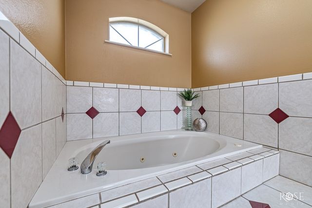 7593 Plantation Court, Wall, TX 76957