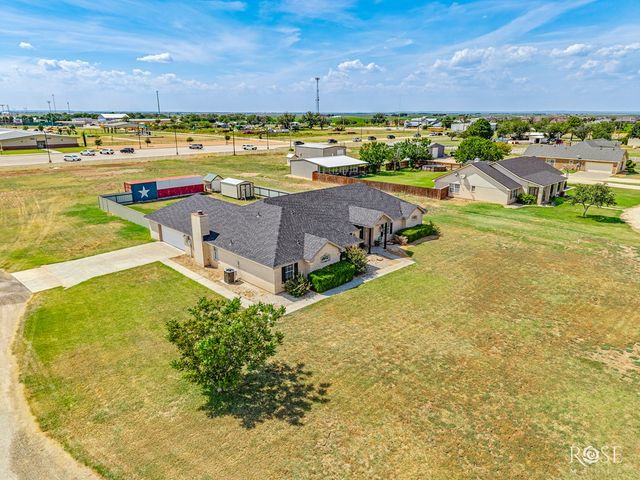 7593 Plantation Court, Wall, TX 76957