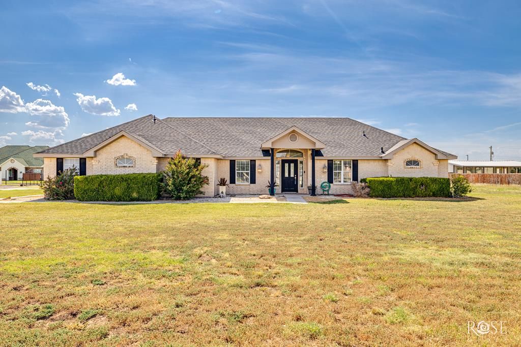 Image 1 of property listing at 7593 Plantation Court, Wall, TX 76957