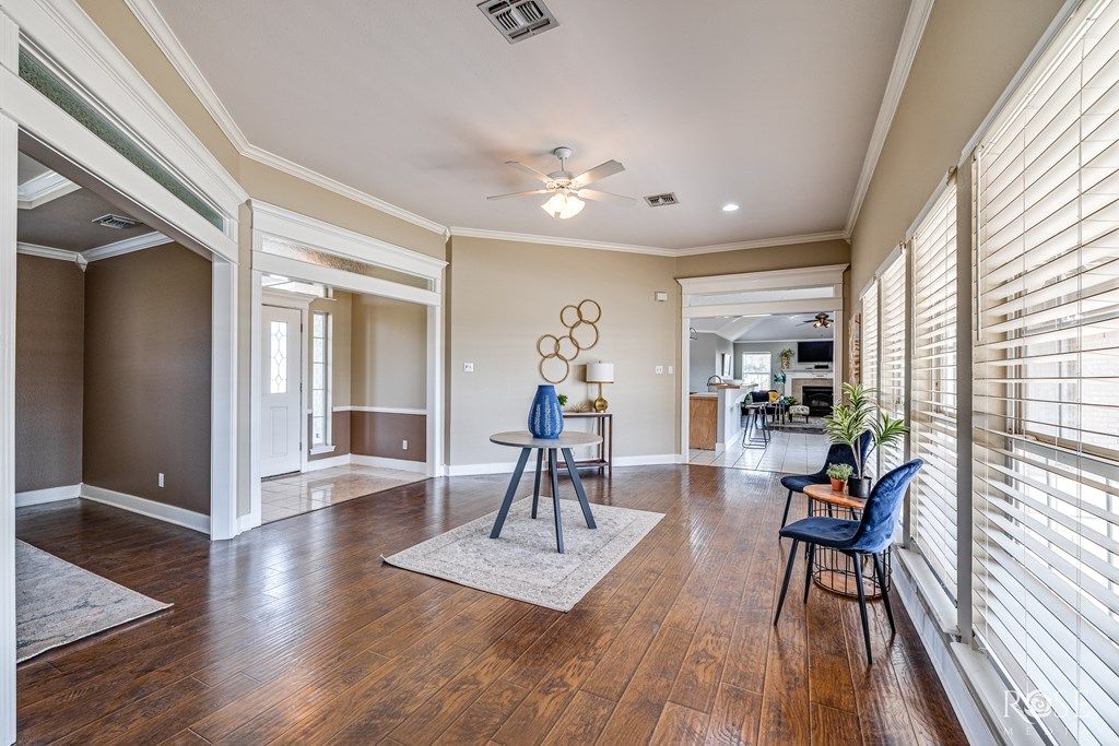 Image 10 of property listing at 7593 Plantation Court, Wall, TX 76957