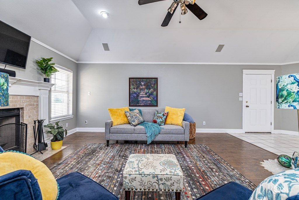 Image 12 of property listing at 7593 Plantation Court, Wall, TX 76957