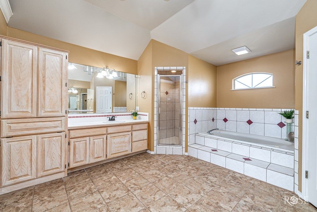 Image 23 of property listing at 7593 Plantation Court, Wall, TX 76957