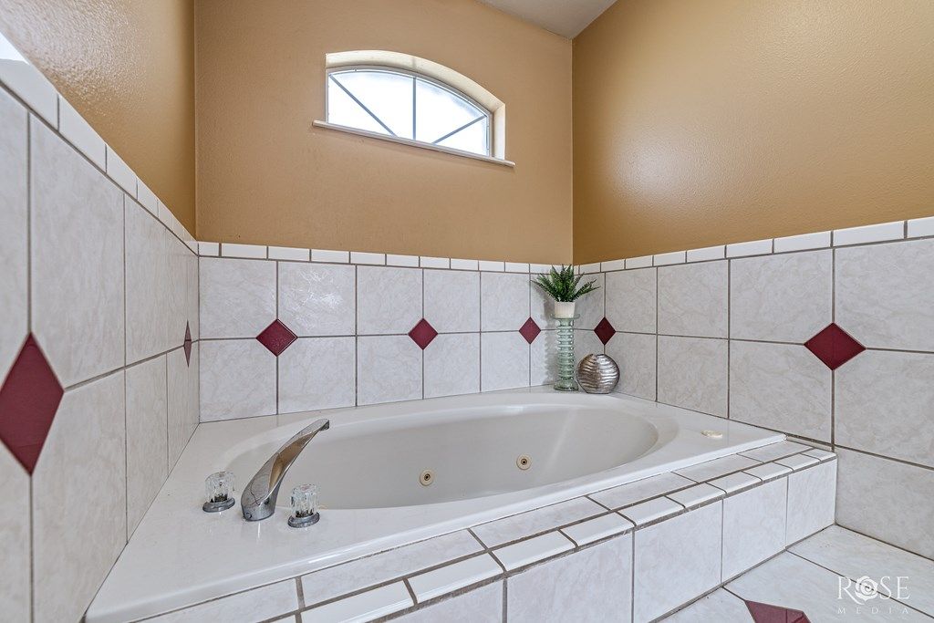 Image 26 of property listing at 7593 Plantation Court, Wall, TX 76957