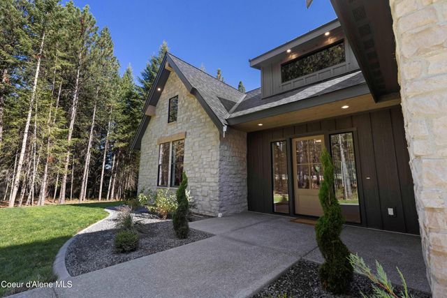 14768 N Morgan Ln, Hayden, ID 83835