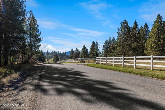 14768 N Morgan Ln, Hayden, ID 83835