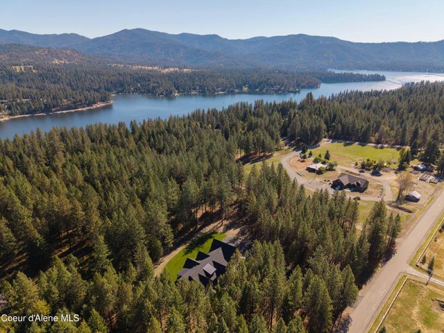 14768 N Morgan Ln, Hayden, ID 83835