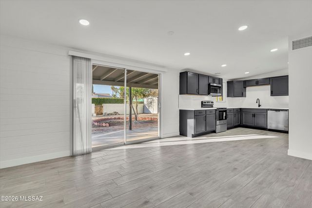 6126 E 33rd Street, Tucson, AZ 85711