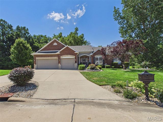 281 Fountain Drive, Glen Carbon, IL 62034