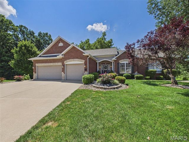 281 Fountain Drive, Glen Carbon, IL 62034
