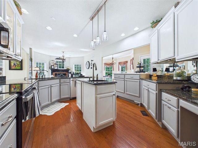 281 Fountain Drive, Glen Carbon, IL 62034