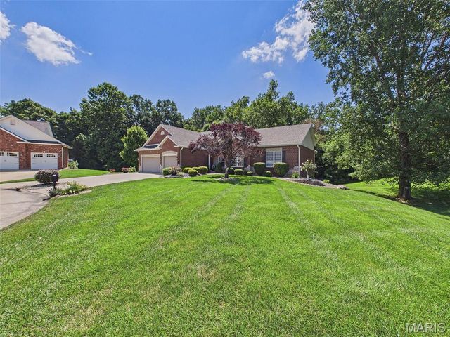 281 Fountain Drive, Glen Carbon, IL 62034