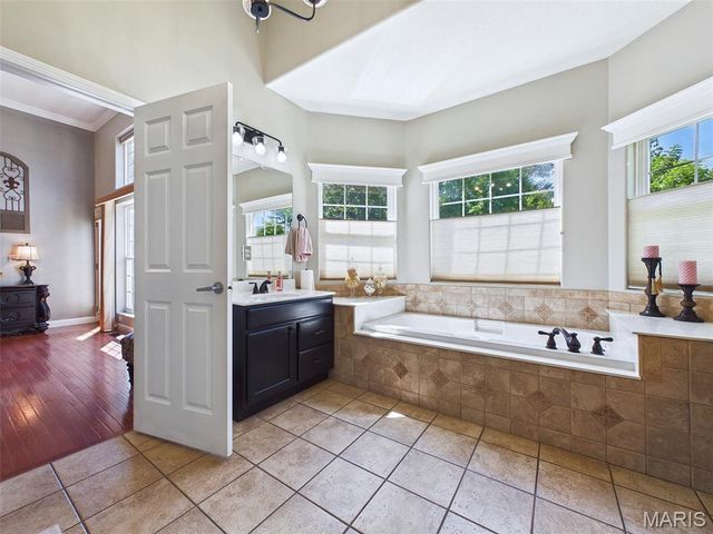 281 Fountain Drive, Glen Carbon, IL 62034