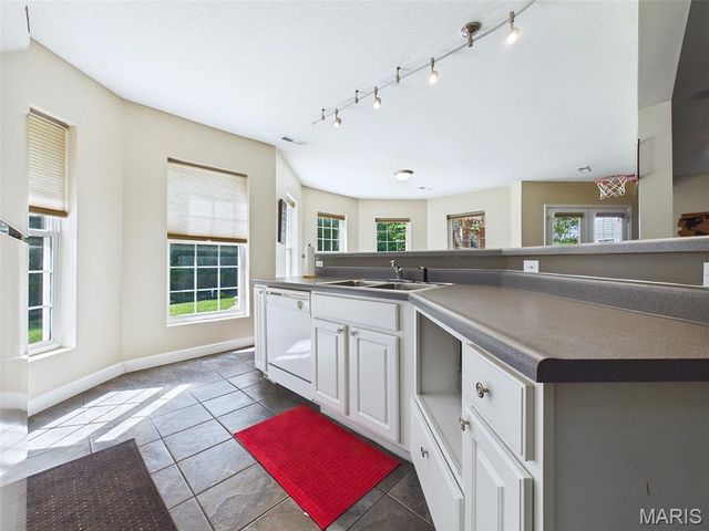 281 Fountain Drive, Glen Carbon, IL 62034
