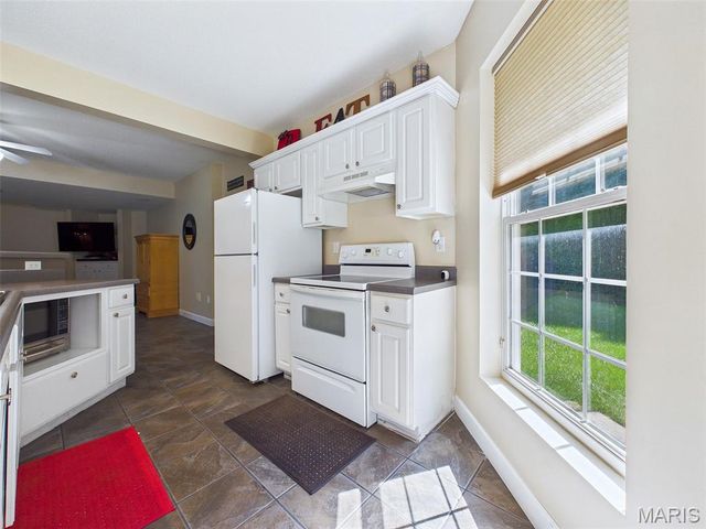 281 Fountain Drive, Glen Carbon, IL 62034
