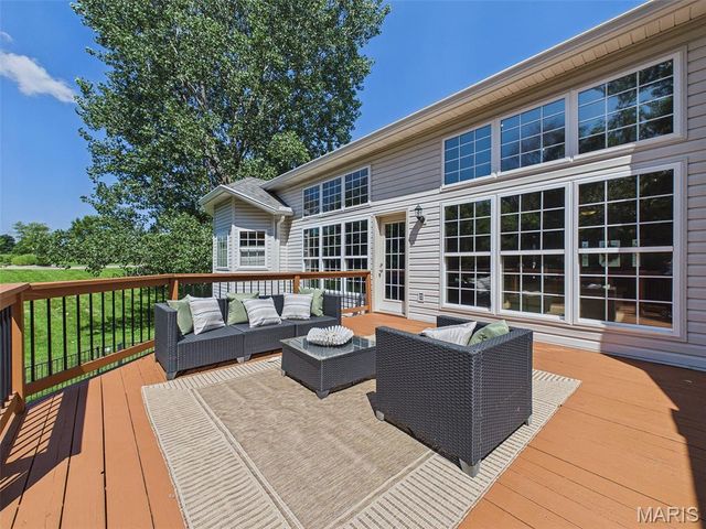281 Fountain Drive, Glen Carbon, IL 62034