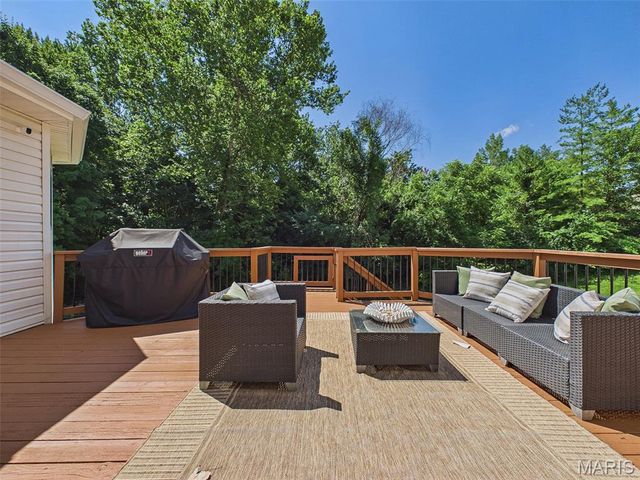 281 Fountain Drive, Glen Carbon, IL 62034
