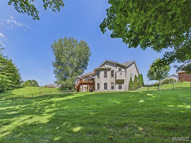 281 Fountain Drive, Glen Carbon, IL 62034