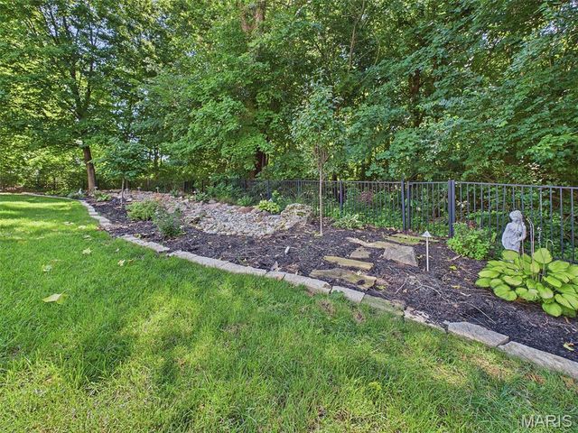 281 Fountain Drive, Glen Carbon, IL 62034