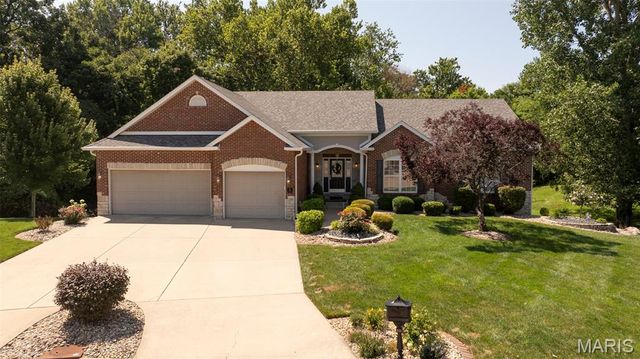 281 Fountain Drive, Glen Carbon, IL 62034