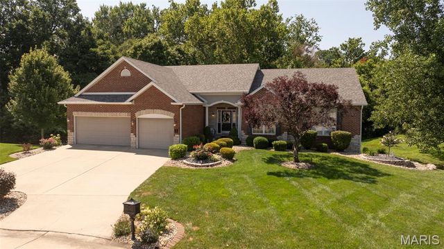 281 Fountain Drive, Glen Carbon, IL 62034