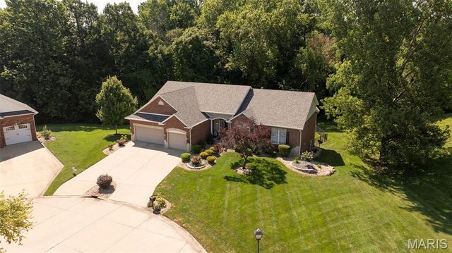 281 Fountain Drive, Glen Carbon, IL 62034