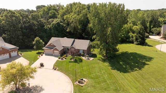281 Fountain Drive, Glen Carbon, IL 62034