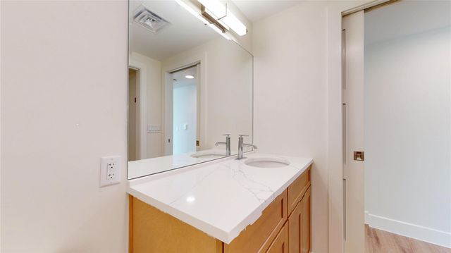 114 Delmar Street Street 407, Houston, TX 77011