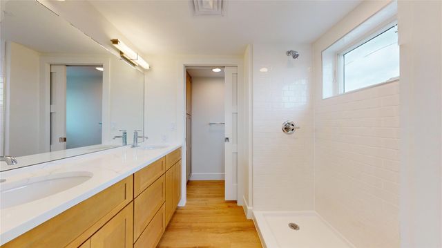 114 Delmar Street Street 407, Houston, TX 77011