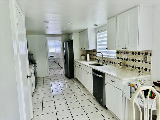 13309 NW 8th Ct, Sunrise, FL 33325