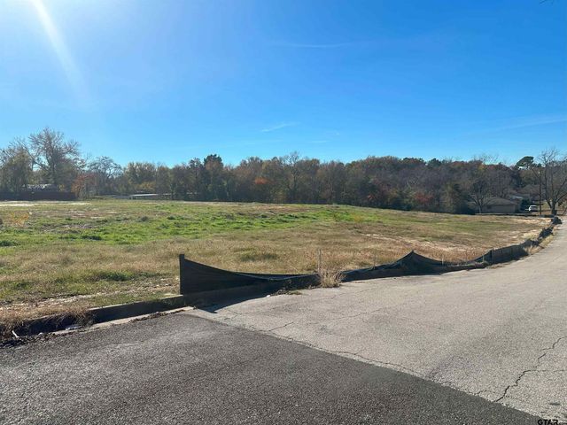 3020 W Gentry Parkway, Tyler, TX 75702
