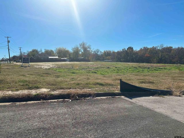 3020 W Gentry Parkway, Tyler, TX 75702