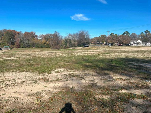 3020 W Gentry Parkway, Tyler, TX 75702