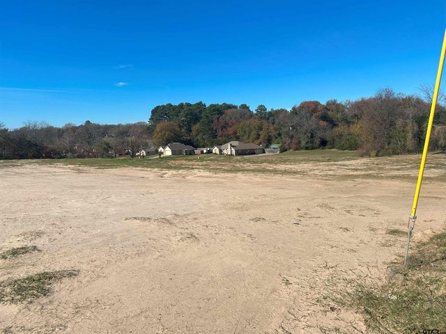 3020 W Gentry Parkway, Tyler, TX 75702