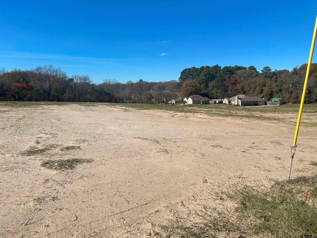 3020 W Gentry Parkway, Tyler, TX 75702
