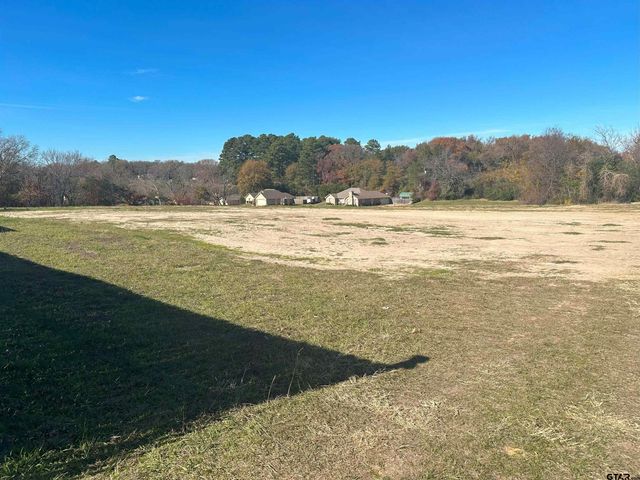 3020 W Gentry Parkway, Tyler, TX 75702