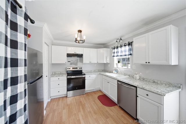 8390 Edmondson Road, Mounds, OK 74047